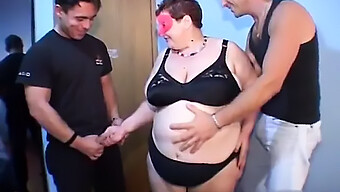 Komşu Dominatrix Della'Nın Büyük Doğal Varlıkları