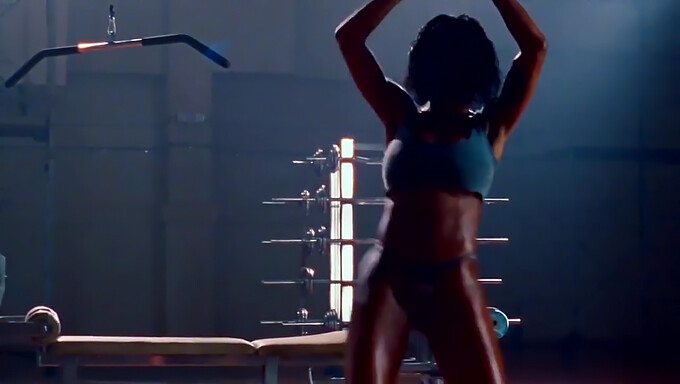 Ebony Godin Teyana Taylor'S Remix Video - Een Must-See Voor Fans