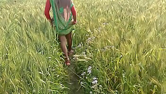 Une Adolescente Tamoule Se Fait Baiser En Plein Air Avec Son Petit Ami Dans Un Village Indien