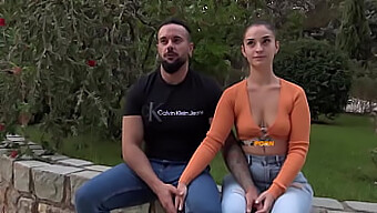 Casal Pornô Pela Primeira Vez Enfrenta Ao Ar Livre Em Um Vídeo Amador