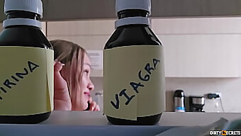 El Viagra Accidental Lleva A Un Encuentro Caliente Con La Madrastra Caliente.