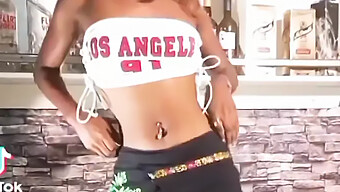 ¡la Hermosa Debby Muestra Sus Habilidades De Twerking En Este Video Caliente! ¡no Te Lo Pierdas!